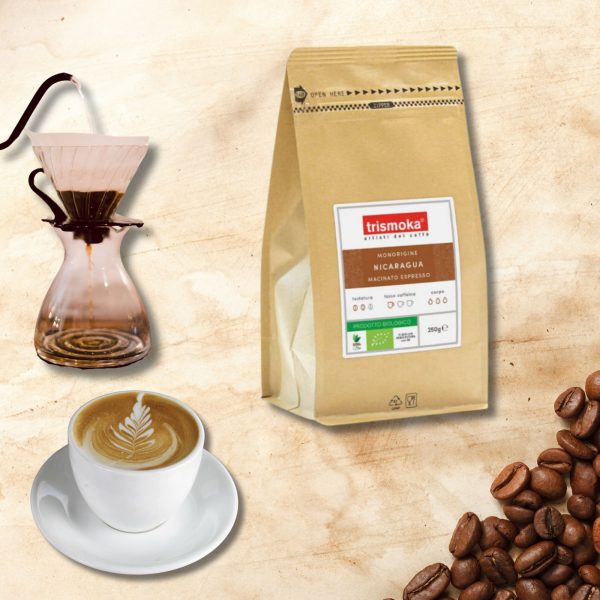 Trismoka Nicaragua 250g Single Origin Vorderseite mit gemahlenem Kaffee